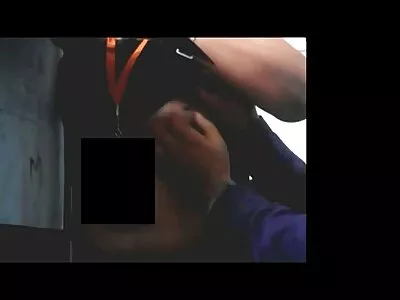 Junges Mädchen kommt xxl titten kostenlos von hinten herein