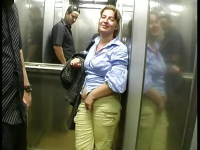 Frau liebt brüste gratis Springen